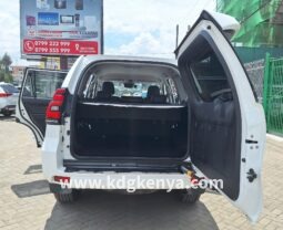 
										TOYOTA  – LAND CRUISER PRADO (TX / 5 SEATER / 4WD) full									