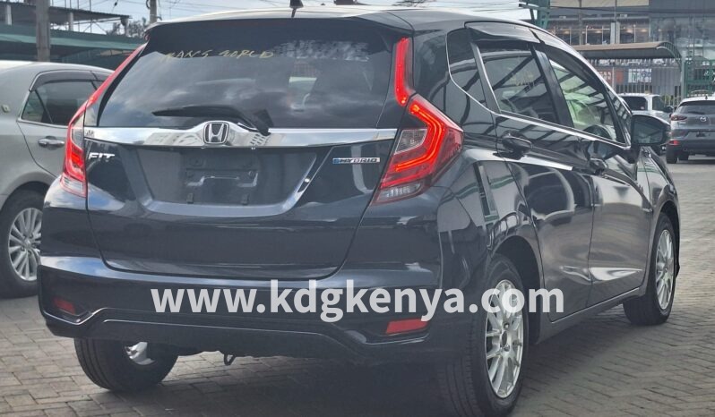 HONDA – FIT (1.3L HYBRID / 4WD) full