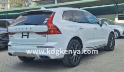 
VOLVO – XC60  (T5 INSCRIPTION / AWD) full									