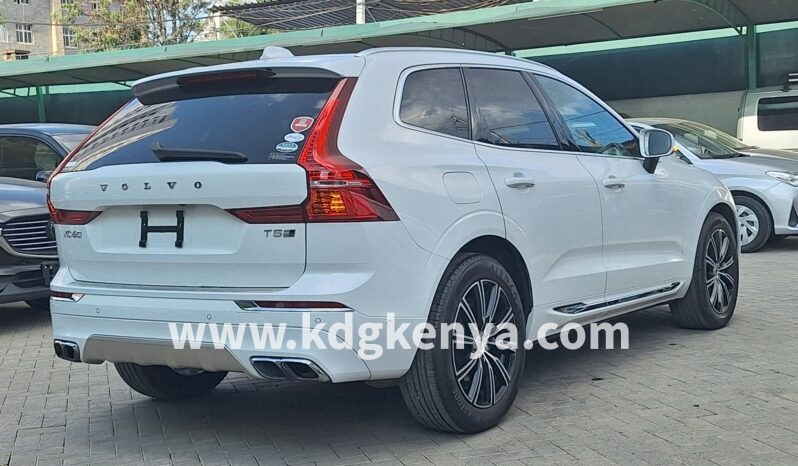 
VOLVO – XC60  (T5 INSCRIPTION / AWD) full									