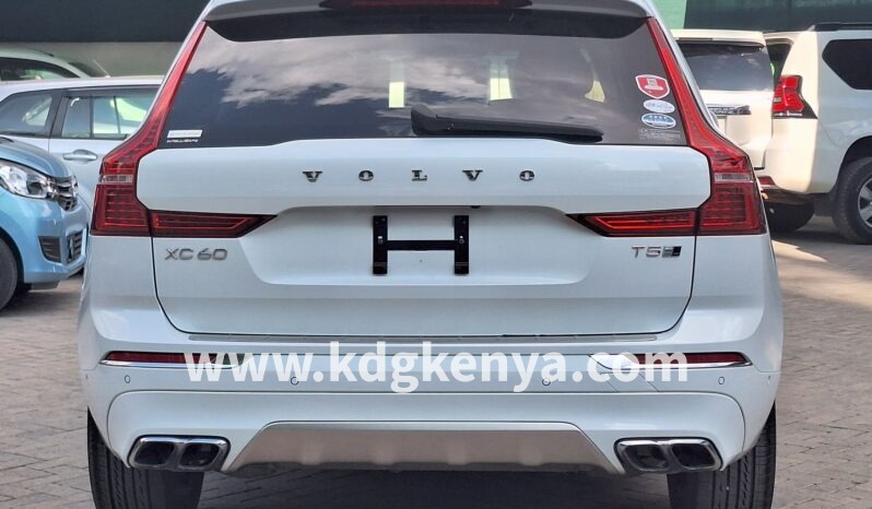 
VOLVO – XC60  (T5 INSCRIPTION / AWD) full									