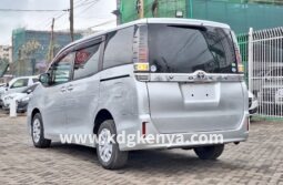 
TOYOTA – VOXY (X / 4WD / 8 SEATER) full									