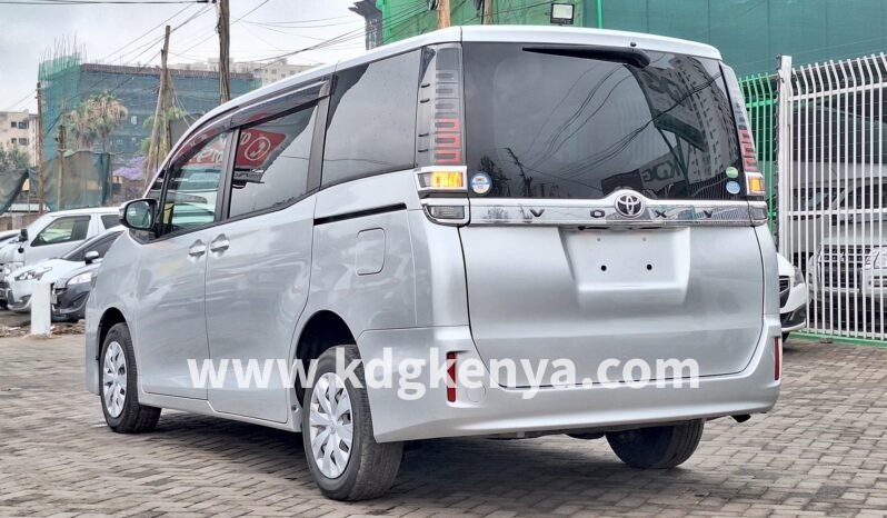 
TOYOTA – VOXY (X / 4WD / 8 SEATER) full									