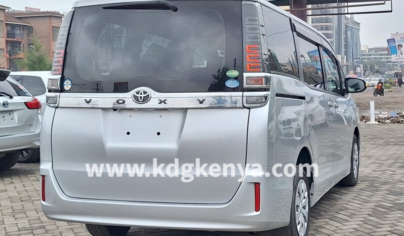 
TOYOTA – VOXY (X / 4WD / 8 SEATER) full									