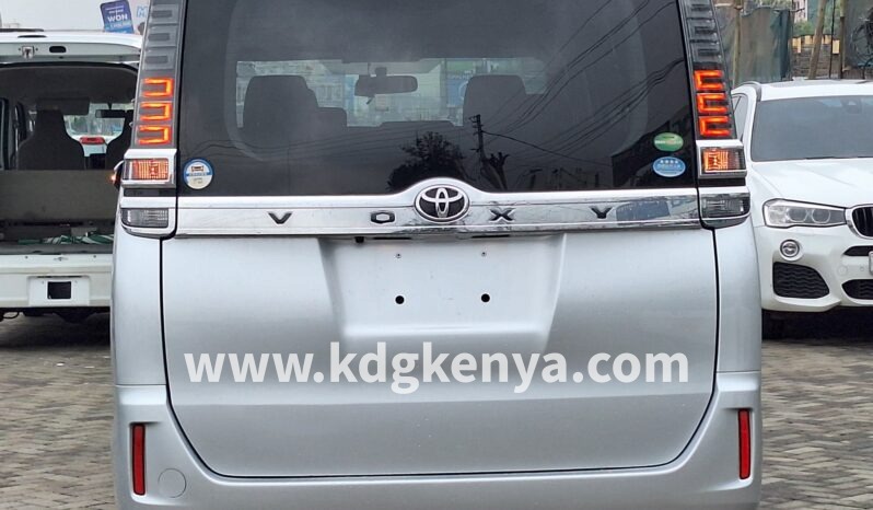 
TOYOTA – VOXY (X / 4WD / 8 SEATER) full									