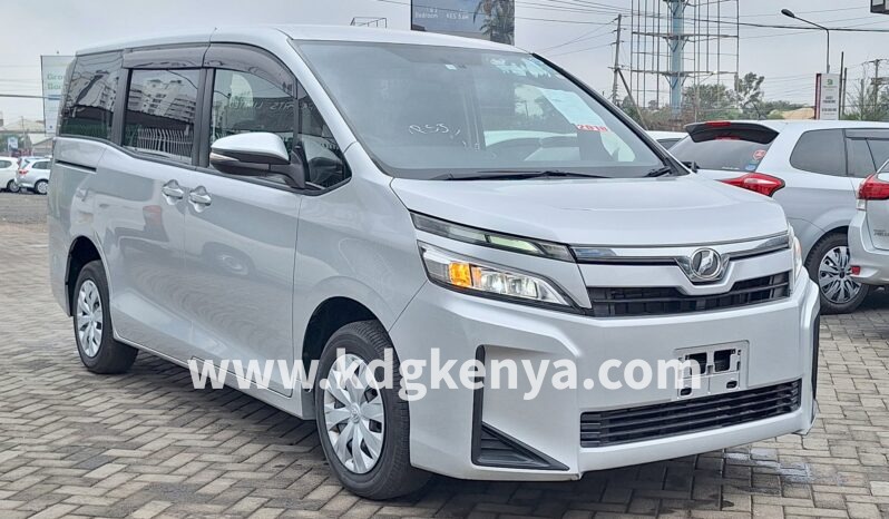 
TOYOTA – VOXY (X / 4WD / 8 SEATER) full									
