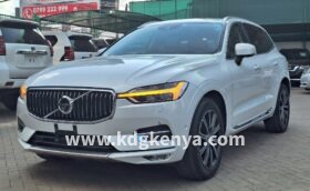 VOLVO – XC60  (T5 INSCRIPTION / AWD)
