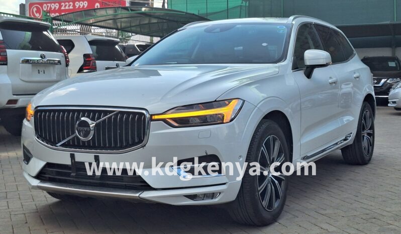 
VOLVO – XC60  (T5 INSCRIPTION / AWD) full									