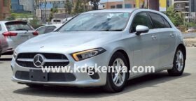 MERCEDES  – BENZ  A – CLASS A180 (PROGRESSIVE LINE )