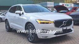 VOLVO – XC60  (T5 INSCRIPTION / AWD)