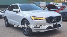 VOLVO – XC60  (T5 INSCRIPTION / AWD)