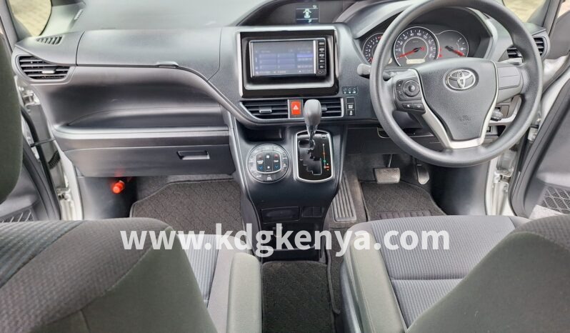 
TOYOTA – VOXY (X / 4WD / 8 SEATER) full									