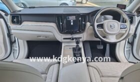 VOLVO – XC60  (T5 INSCRIPTION / AWD)