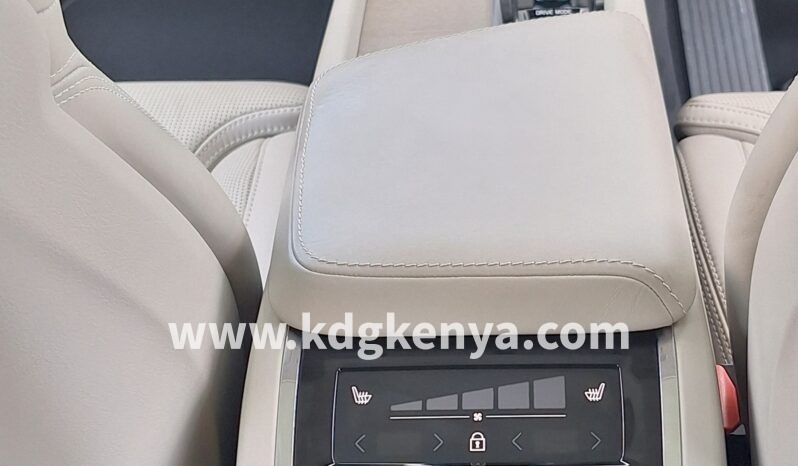 
VOLVO – XC60  (T5 INSCRIPTION / AWD) full									