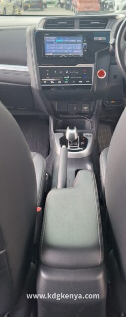 HONDA – FIT (1.3L HYBRID / 4WD) full