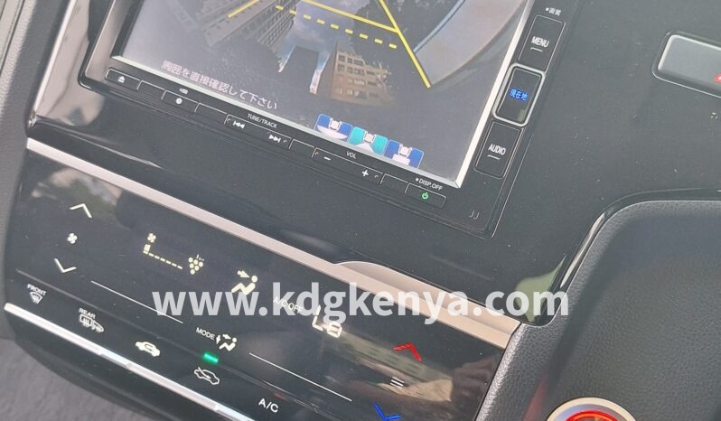 HONDA – FIT (1.3L HYBRID / 4WD) full