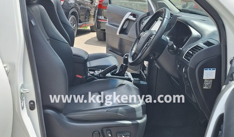 
								TOYOTA  – LAND CRUISER PRADO (TX / 5 SEATER / 4WD) full									