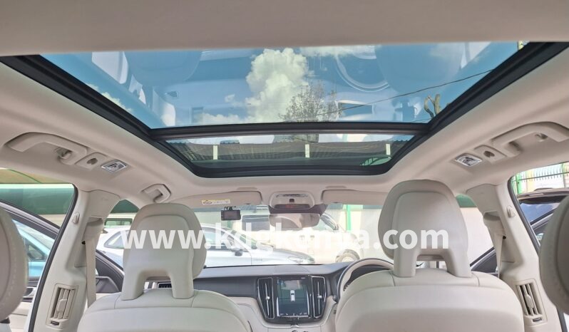 
VOLVO – XC60  (T5 INSCRIPTION / AWD) full									
