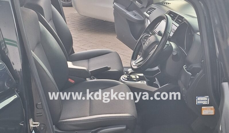 HONDA – FIT (1.3L HYBRID / 4WD) full