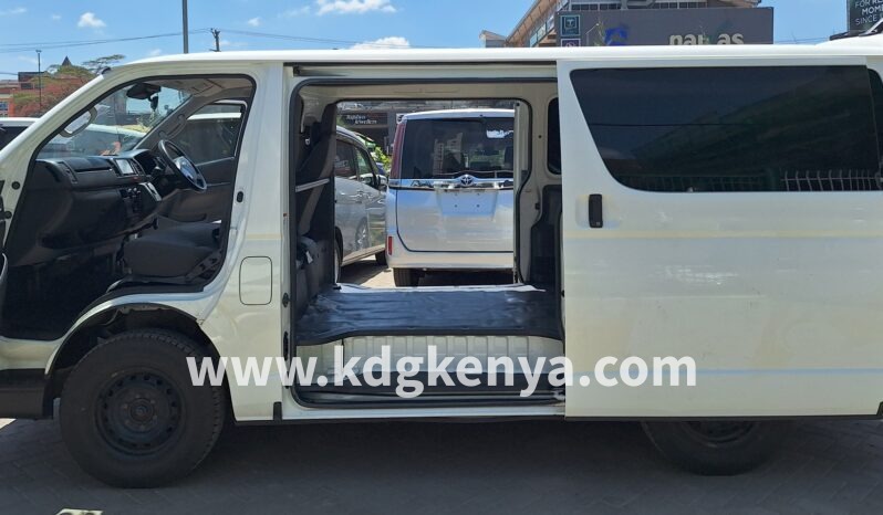 
TOYOTA – HIACE (DX / 4WD) full									