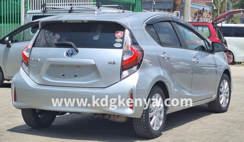 
TOYOTA – AQUA (S GRADE / HYBRID) full									