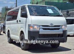 TOYOTA – HIACE (DX / 4WD)