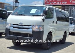 TOYOTA – HIACE (DX / 4WD)