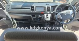 TOYOTA – HIACE (DX / 4WD)