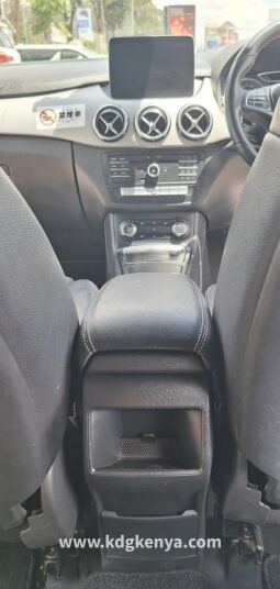 
MERCEDES – BENZ  B CLASS (B180 / 1.6L / FWD) full									