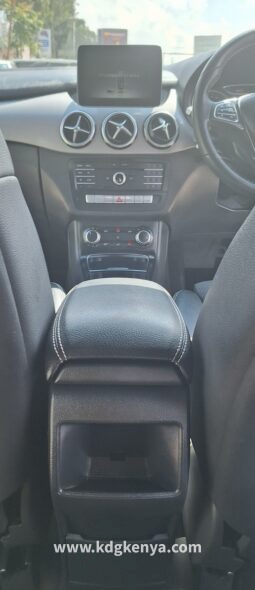 MERCEDES – BENZ B180 (B180 / 1.6L / FWD) full