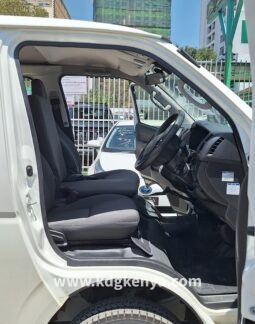 TOYOTA – HIACE (DX / 4WD) full