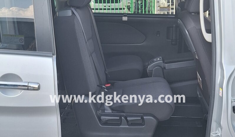 
NISSAN – SERENA  (X V SELECTION / 7 SEATER ) full									