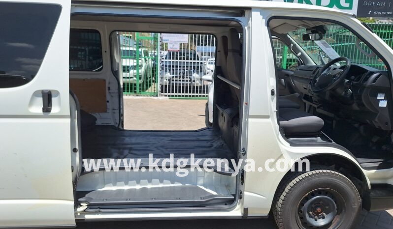 
TOYOTA – HIACE (DX / 4WD) full									