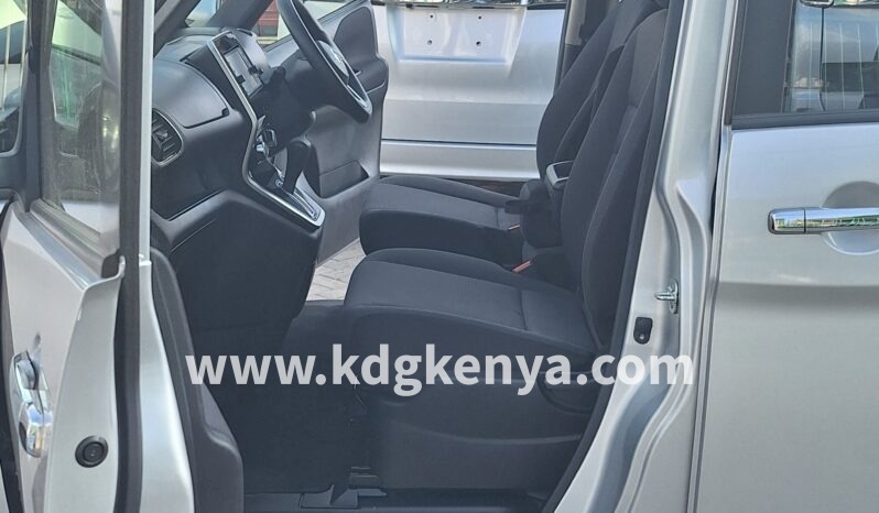 
NISSAN – SERENA  (X V SELECTION / 7 SEATER ) full									