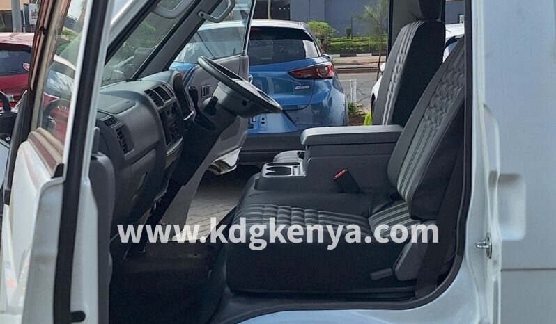 
MAZDA – BONGO (DX / 4WD) full									