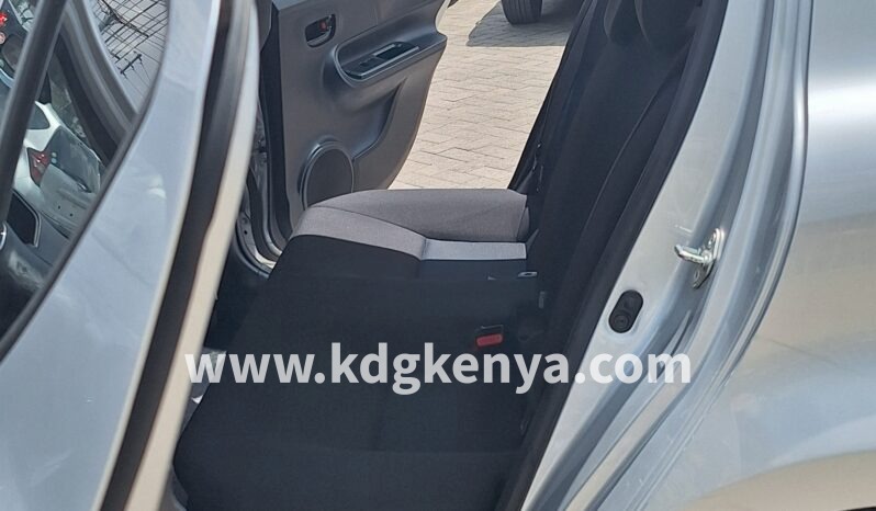 
TOYOTA – AQUA (S GRADE / HYBRID) full									