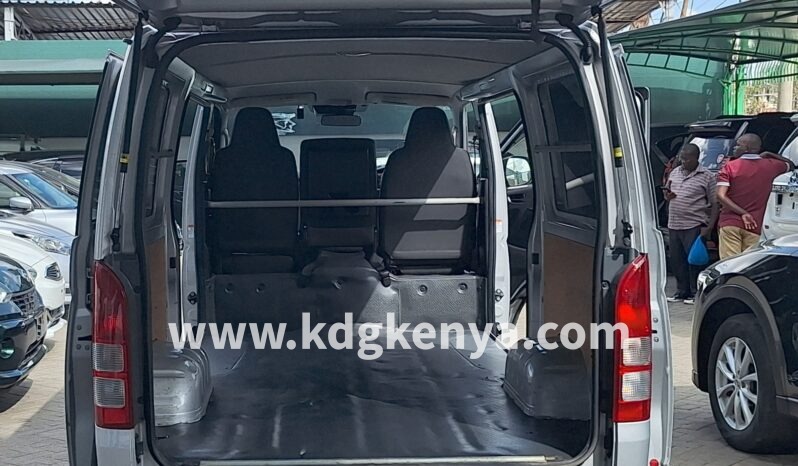 
								TOYOTA – REGIUS ACE (DX) full									