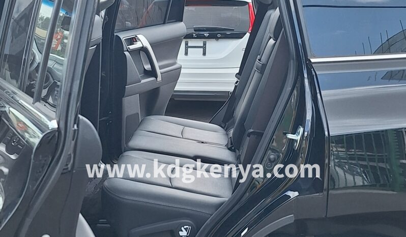 
TOYOTA – LAND CRUISER PRADO (TZ.G / 8 SEATER / 4WD) full									