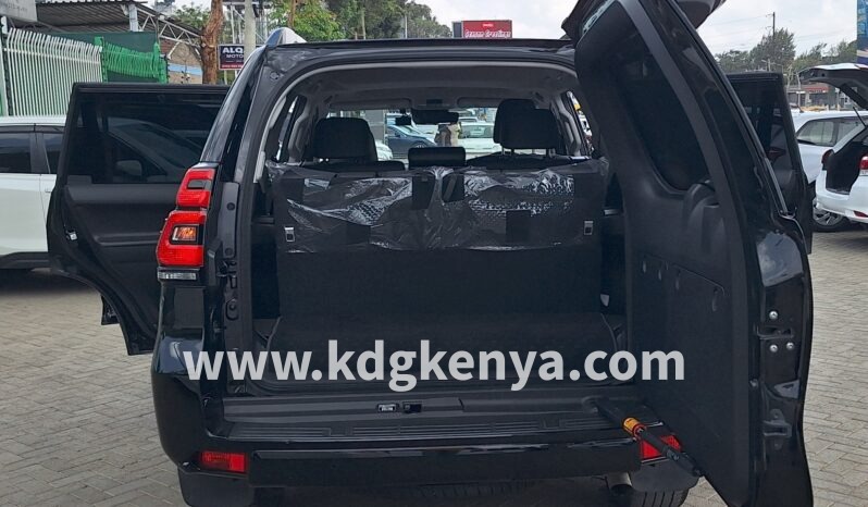 
TOYOTA – LAND CRUISER PRADO (TZ.G / 8 SEATER / 4WD) full									