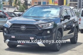 TOYOTA – RAV4 (ADVENTURE / 4WD)