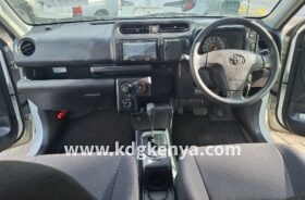 TOYOTA – PROBOX VAN (DX COMFORT)