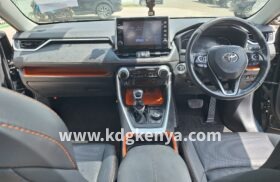 TOYOTA – RAV4 (ADVENTURE / 4WD)