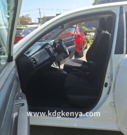 TOYOTA – COROLLA AXIO (1.5X 4WD) full