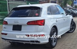 AUDI – SQ5 (V8T) full