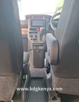 
										TOYOTA – ROOMY (X S) full									