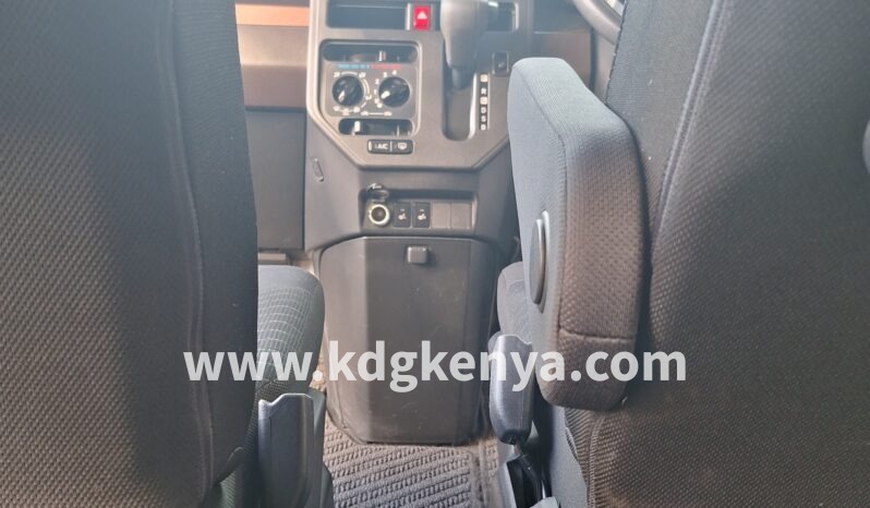 
								TOYOTA – ROOMY (X S) full									