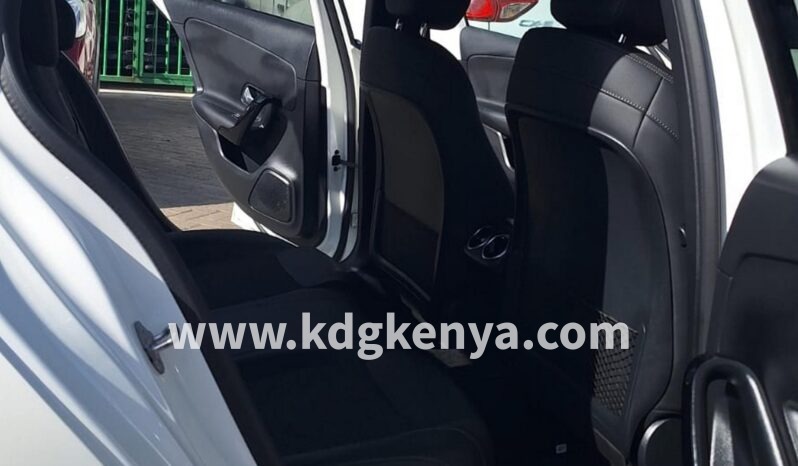 
MERCEDES – Benz (A180 Progressive) full									