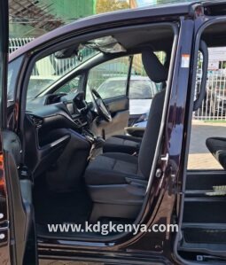 TOYOTA -NOAH ( XGRADE/ 7 SEATER) full