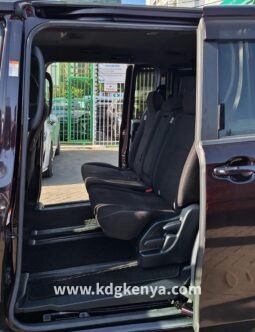 TOYOTA -NOAH ( XGRADE/ 7 SEATER) full