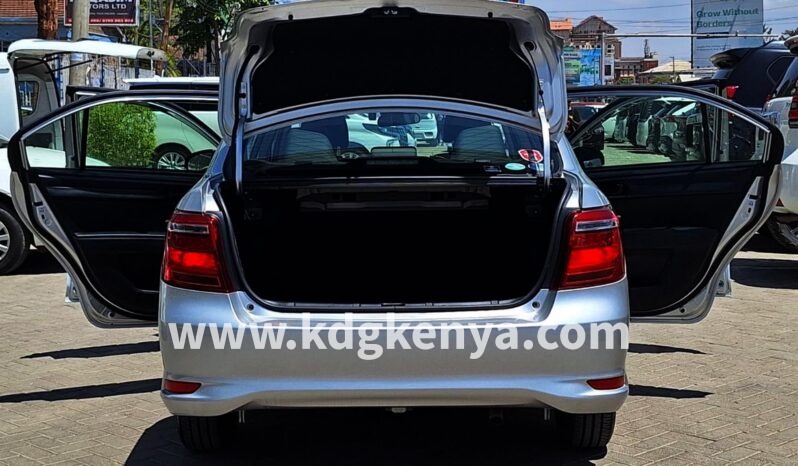 
TOYOTA – COROLLA AXIO (1.5X) full									